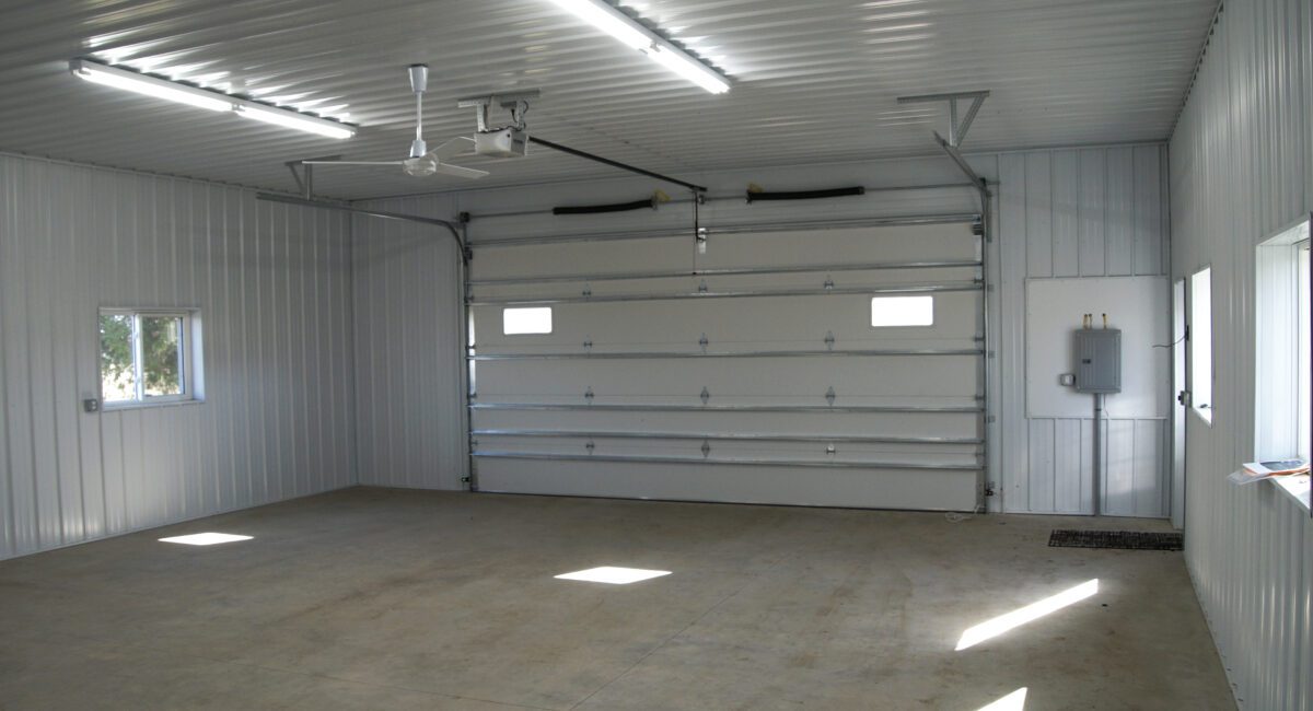 RAM_23-627 Interior looking at garage doors